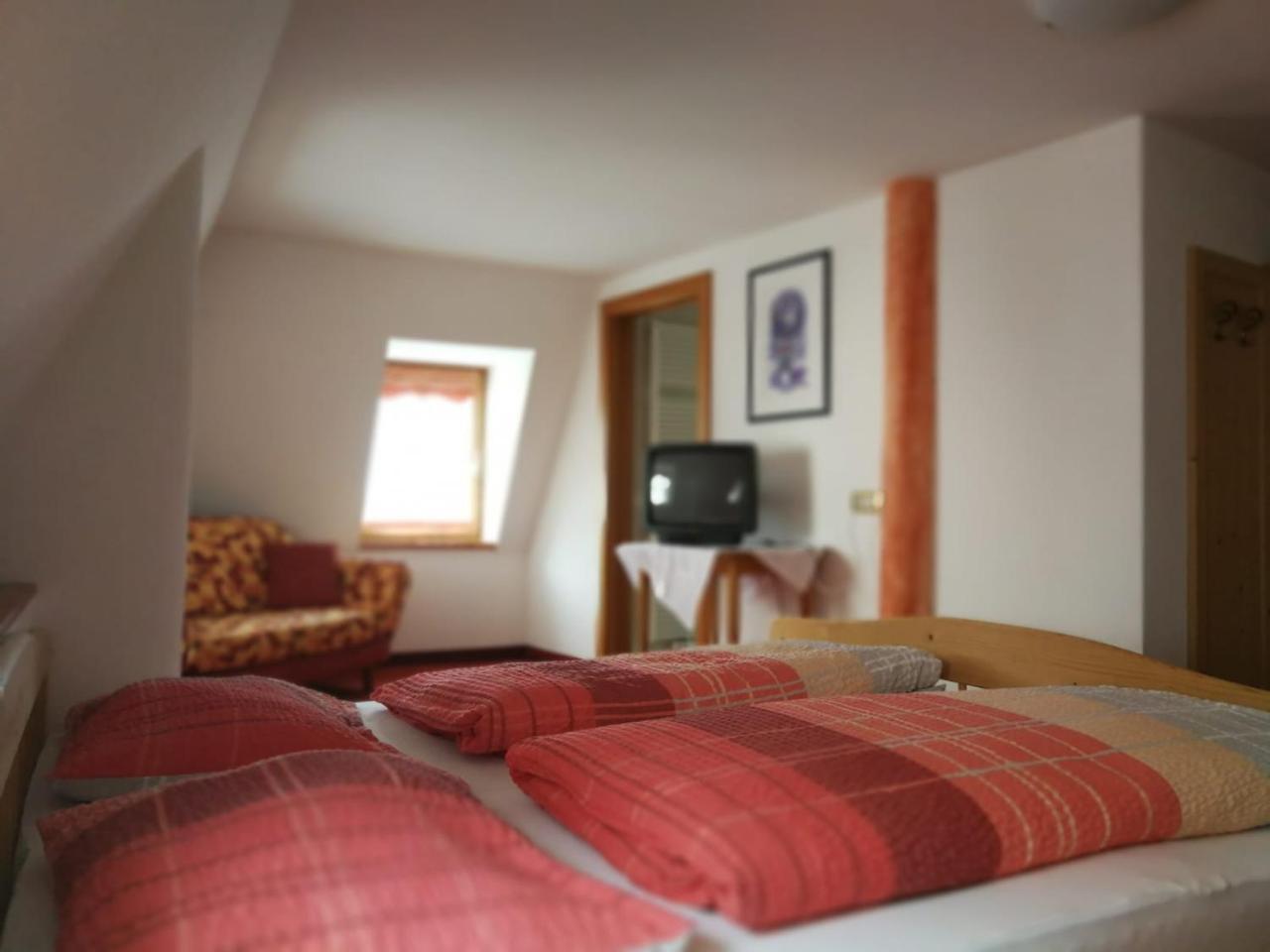 Gasthaus Weisskugel Hotel Малес Веноста Екстериор снимка