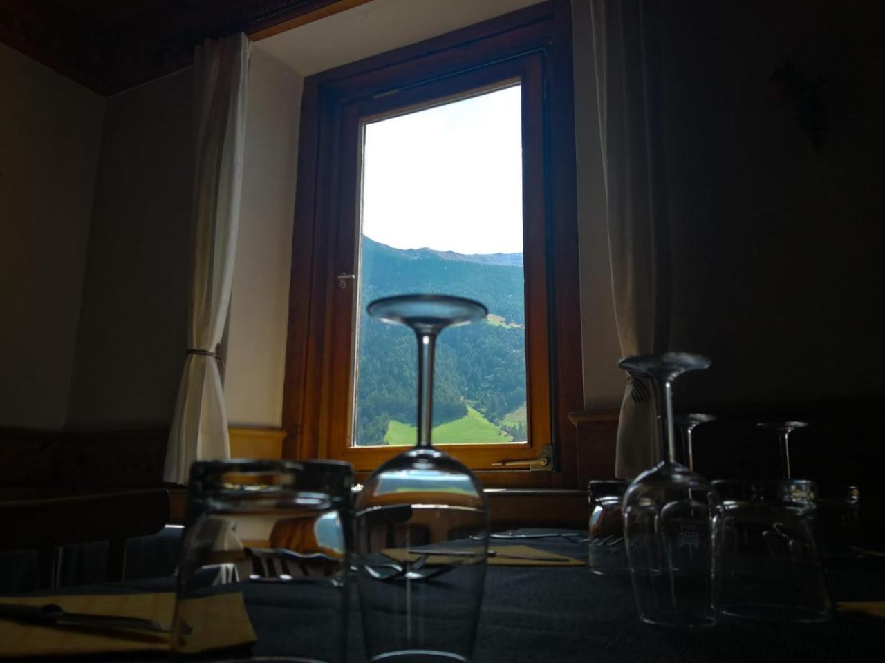 Gasthaus Weisskugel Hotel Малес Веноста Екстериор снимка