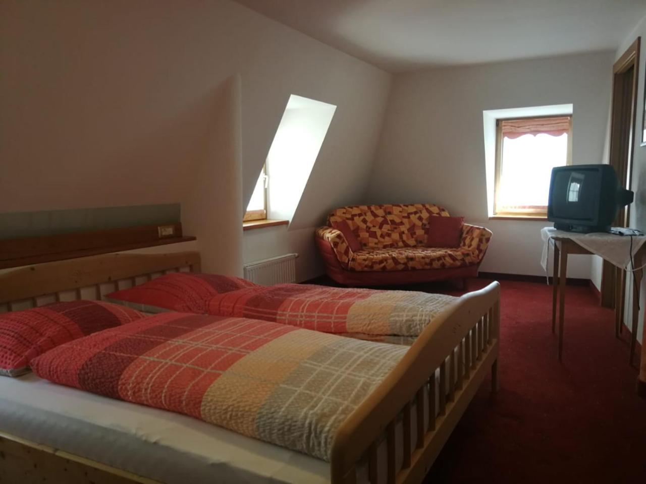 Gasthaus Weisskugel Hotel Малес Веноста Екстериор снимка
