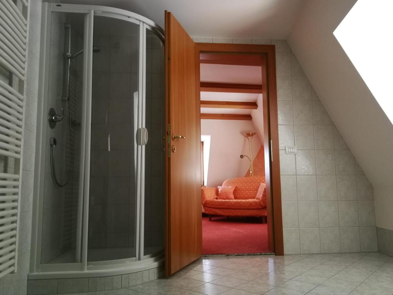 Gasthaus Weisskugel Hotel Малес Веноста Екстериор снимка