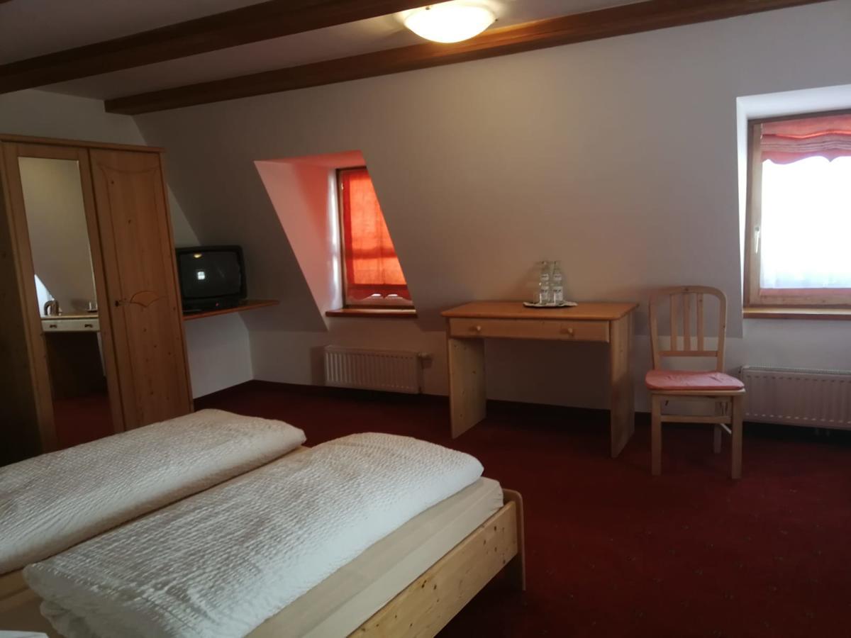 Gasthaus Weisskugel Hotel Малес Веноста Екстериор снимка