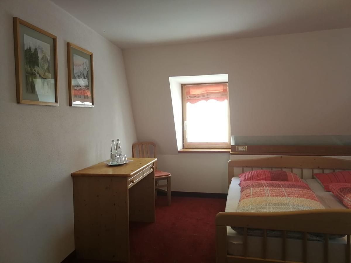 Gasthaus Weisskugel Hotel Малес Веноста Екстериор снимка