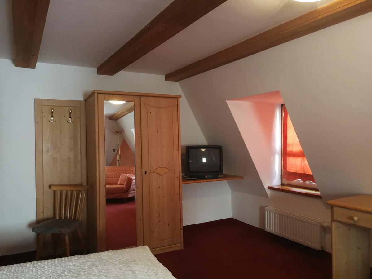 Gasthaus Weisskugel Hotel Малес Веноста Екстериор снимка