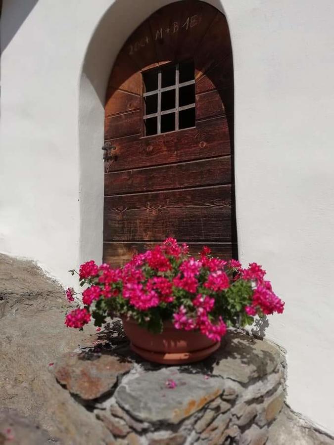 Gasthaus Weisskugel Hotel Малес Веноста Екстериор снимка